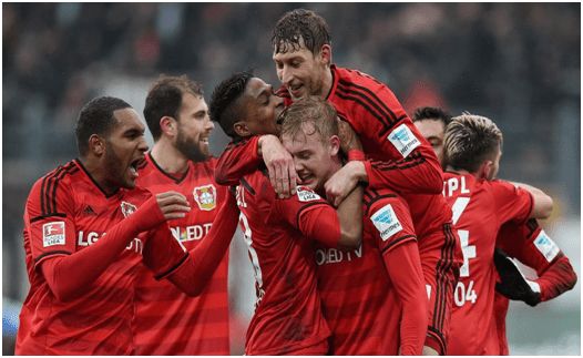 西媒热议亚马尔表现：昨晚真正的18岁新星是埃斯特旺（西媒聚焦亚马尔之战：昨夜最耀眼的18岁新星其实是埃斯特旺）